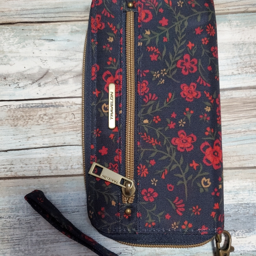 Travelon wallet